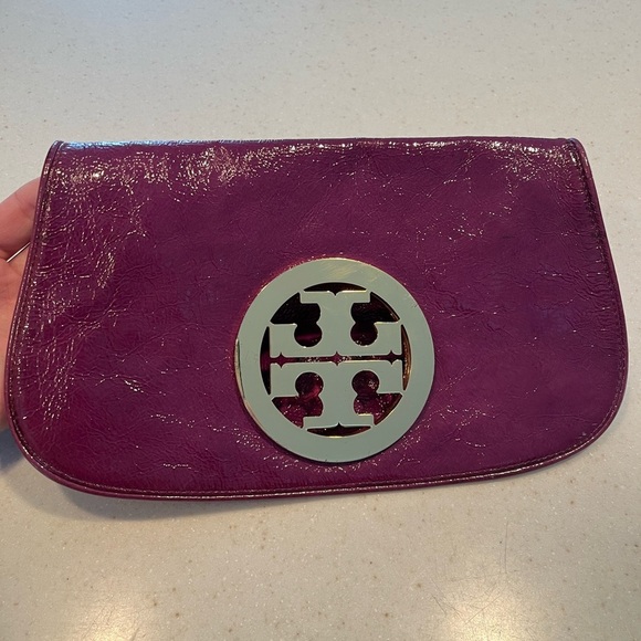Tory Burch Handbags - Tory Burch Reva Clutch - purple
